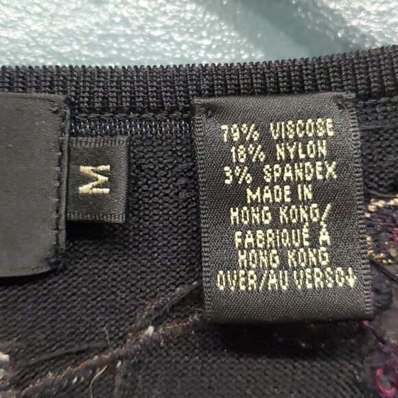 Dana Buchman, black 2 pcs suit, size 6 beautiful bead work. silk, Top med. - Picture 16 of 17